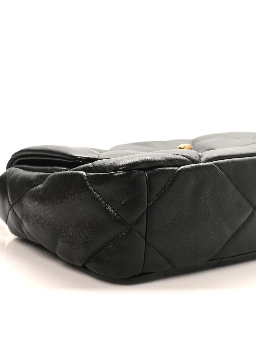 Lambskin Quilted Medium Chanel 19 Flap #300543C54B